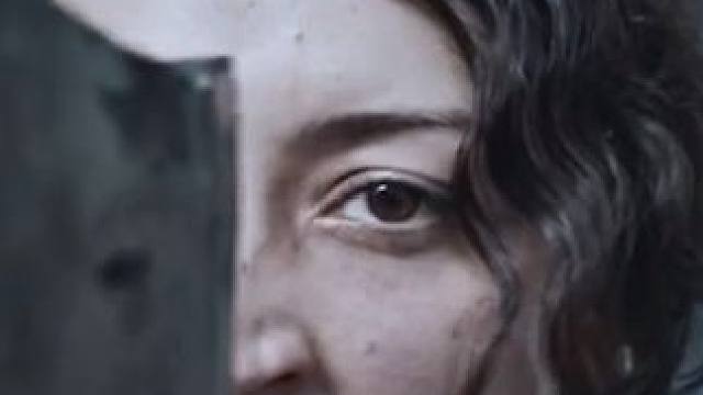 女人察觉有人在身后，挥刀砍去，没想到是同伴 #电影解说  #宅家dou剧场  #人性  #悬疑  #