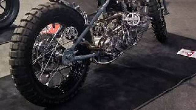 经典盘头哈雷改装，这镀铬件太顶了 #复古机车 #机车改装 #哈雷