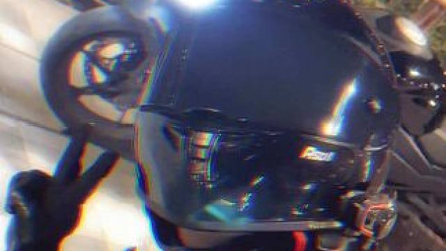 “我不想再去在乎那些乱七八糟的事”
少年驰骋的风比黄金要贵
#机车 #情感 #文案 #450srs