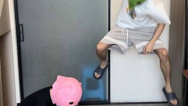 快叫你朋友来看反应力挑战#哈哈哈哈哈哈我要笑死了 #男人之间的快乐 #搞笑 #整活 #管不饿