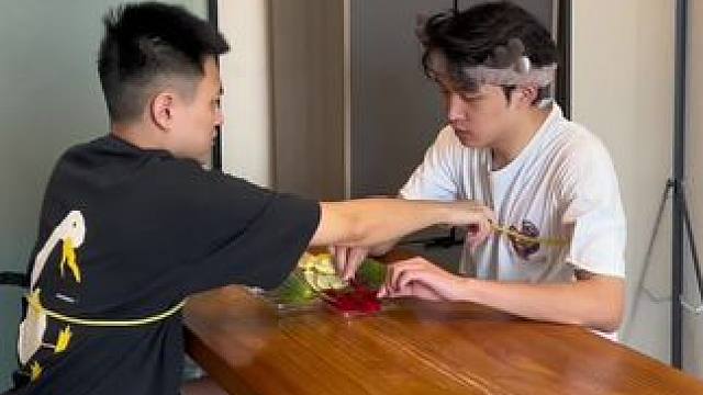 快叫你朋友来看面不改色挑战#哈哈哈哈哈哈我要笑死了 #男人之间的快乐 #搞笑 #整活 #管不饿