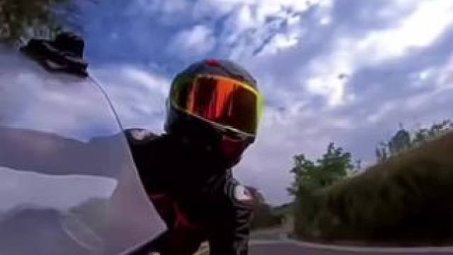 反正他都不难受～～他只要自由～～