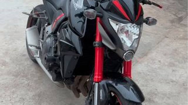 虽然12年了  但是现在还是随便吊打国产