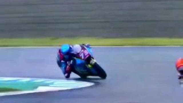 #摩托车比赛 #压弯 #滑胎过弯 #大神控车 #专业动作请勿模仿