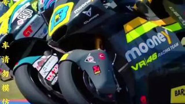 #摩托车比赛 #压弯 #惊险瞬间 #危险动作请勿模仿