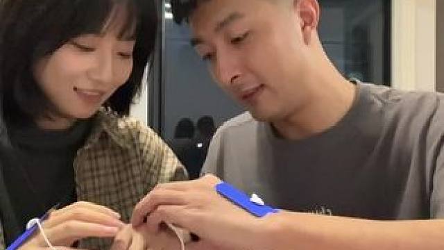 众所周知 理疗仪也是种乐器#情侣日常 #理疗仪挑战