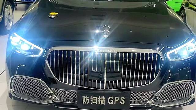 奔驰S350L安装防拆抗屏蔽GPS定位防盗系统，开启屏蔽器自动锁车，换卡、抠卡、干扰锁车报警到手机。