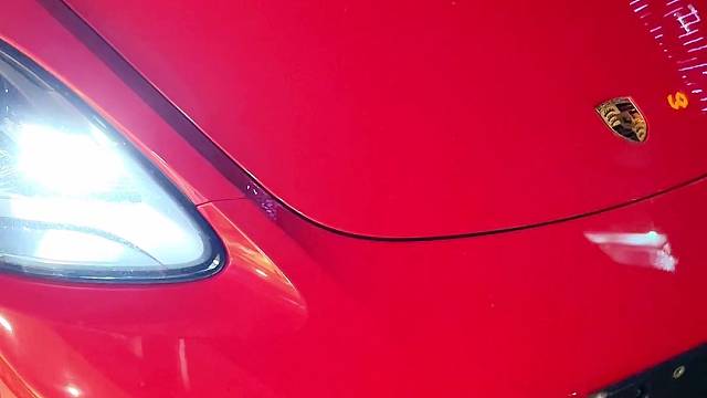 保时捷 718安装防拆抗屏蔽GPS定位防盗系统，开启屏蔽器自动锁车，换卡、抠卡、干扰锁车报警到手机。