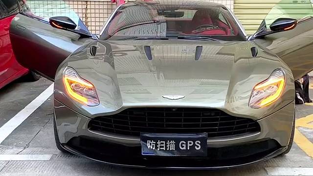 阿斯顿马丁安装防拆抗屏蔽GPS定位防盗系统，开启屏蔽器自动锁车，换卡、抠卡、干扰锁车报警到手机。