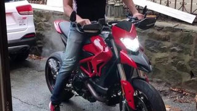 这货太暴力了吧！#摩托车 #杜卡迪