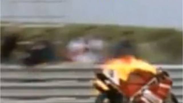 车手：兄弟等等等！摩托车：哈！兄弟你先歇一会我秒变烈火战车替你跑！#专业动作请在指导下进行 #摩托车