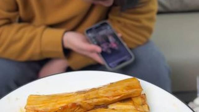 经常嘴馋一定要试试这个牛板筋！QQ弹弹，鲜嫩耐嚼，香香辣辣很过瘾#牛板筋#零食推荐#牛筋