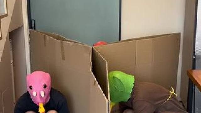 快叫你朋友来看抓倒霉蛋挑战#哈哈哈哈哈哈我要笑死了 #管不饿 #小鸡舰队出击 小游戏 #喜洋洋