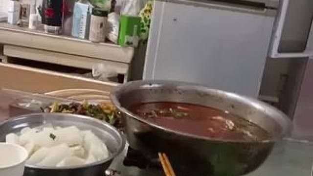 #小火锅吃起来 #一个人的晚餐就这么简单 #小酒喝起来