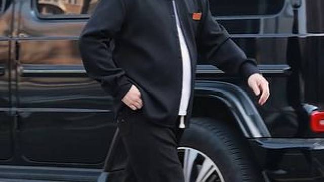 胖子穿一身黑是真的简单干净显气质，你看下这套是你喜欢的感觉吗 #微胖穿搭   #春季搭配   #简约