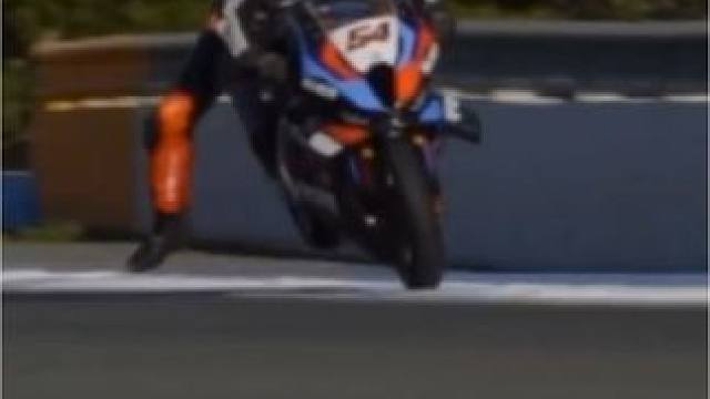 #wsbk 赫雷斯赛道测试24款赛车#摩托车比赛 #专业动作请勿模仿 #赛道