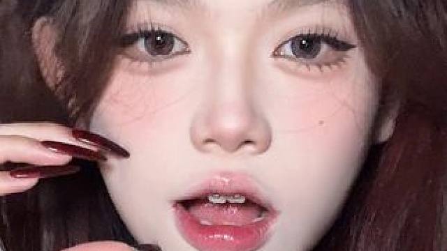 妆教来噜！这么乖过年红包不得拿到手软？
#妆前妆后 #今日妆容 #妆教 #眼妆 #甜妹