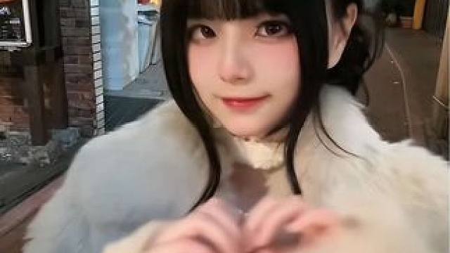 在涩谷脏脏的街道拍拍..
今天又是谁的妈妈 
#小妈感 #过年穿什么
 #请和我约会 #皮草#日本