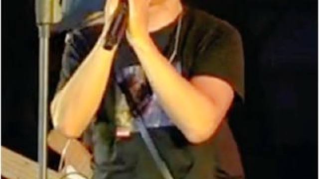 虽然唱给妈妈的，但是我觉得也是唱给恋人的。#赵雷