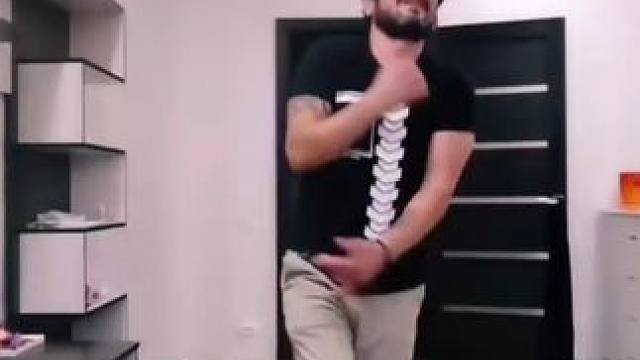 #dance #听说这个音乐很火 #freestyle #浅跳一下 #只是放松随意地摇一下