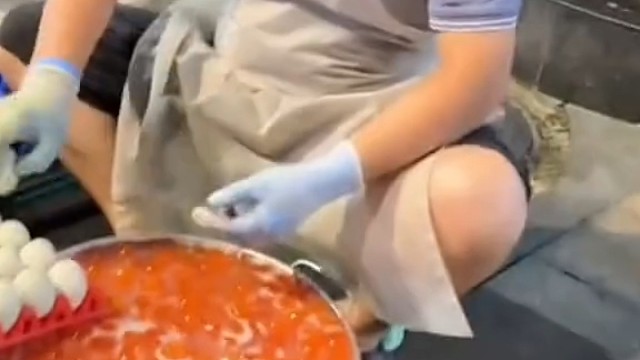 留下的是咸蛋黄吧