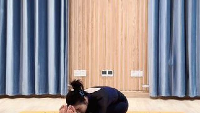 练瑜伽前屈下不去？方法很重要，记得保存起来，有空练习。#瑜伽#前屈 #零基础学瑜伽 #瑜伽教学