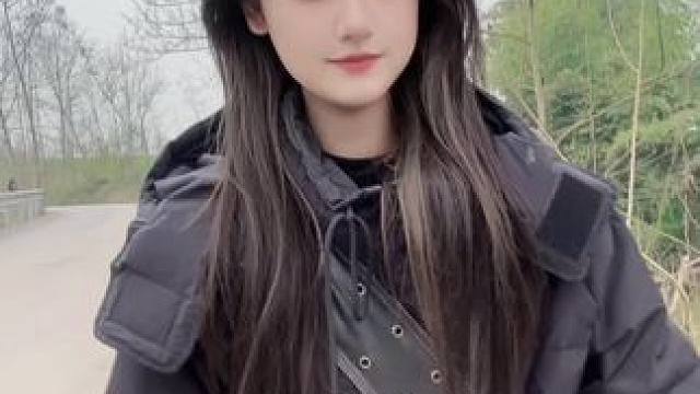 #甜妹 #甜妹手势舞 #手势舞 #笨蛋美女 #甜妹统治世界 回村第二天