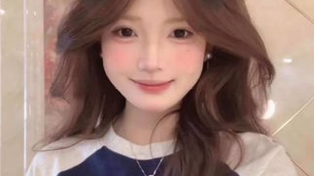 听说老婆想我了 尊嘟假嘟o.o
#甜甜的手势舞 #甜妹 #看镜头宝宝