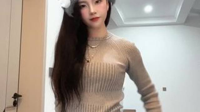 想起来密码了
赶个末班车#猛女 #越南鼓卡点舞 #粗腿 #浅跳一下