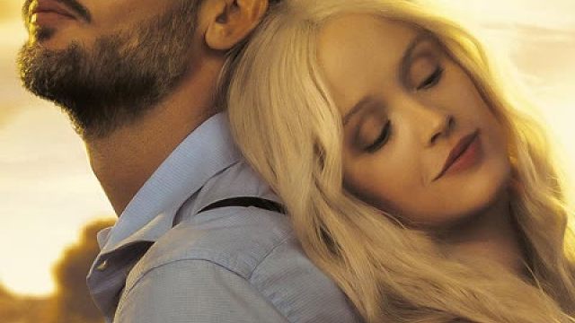 穷小子捡了一个美人鱼回家，结局太治愈了 #美剧  #电影解说  #爱情片