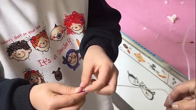 一个敢扎一个敢让扎结果扎上了