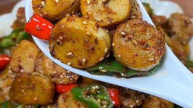 这样做的炒面筋，比羊肉串还要好吃，还没上桌就被抢光了#炒面筋