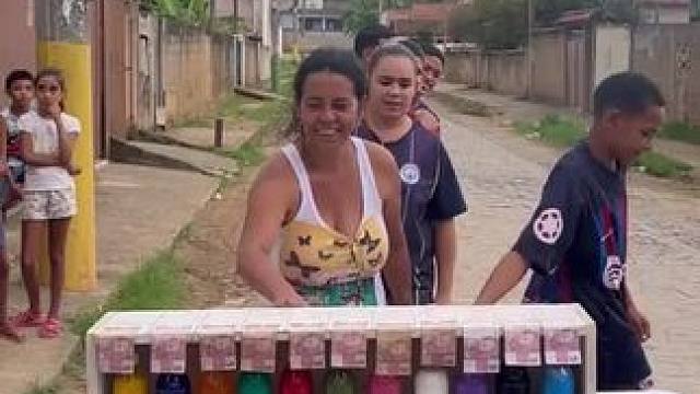 来看看今天谁拿的奖励最多#分享有趣的视频 #老外真会玩 #老外的娱乐活动