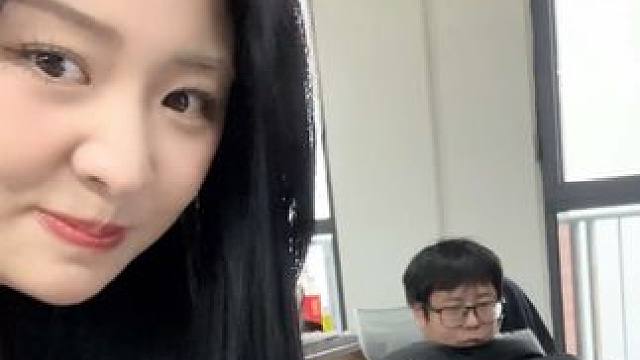 我也想跟酥酥玩这个办公室游戏#办公室日常 #职场 #欢乐办公室 #奇葩同事 #办公日常