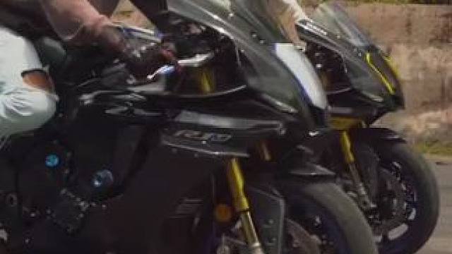 #机车摄影 #让骑行成为一种生活 #摩托车回头率爆棚视频 #国外视频分享