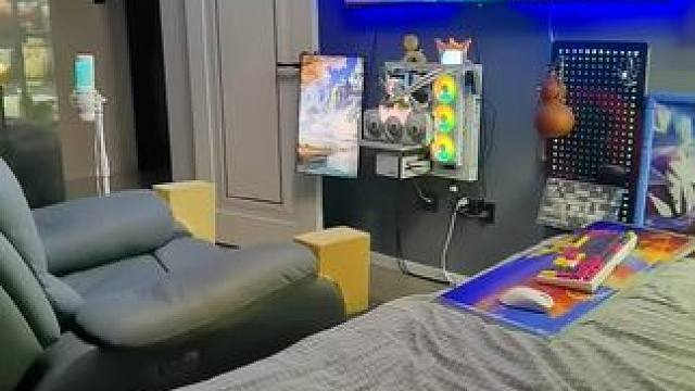 #诛仙世界 #魔兽世界 #剑网三 #显卡 #电脑配置  我还能活着吗？