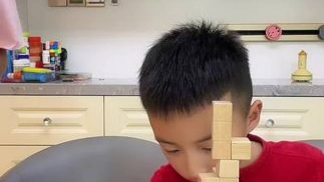 #亲子互动 #母子日常 #万万没想到 
今天幸亏我跑得快！不然让他赖上了