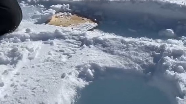 当冰块掉入冰洞，会发出什么声音呢？