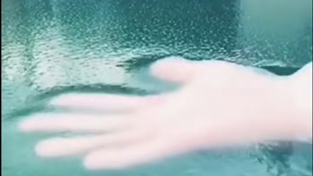 冰面也可以有弹性吗，好像铺上一层果冻酱