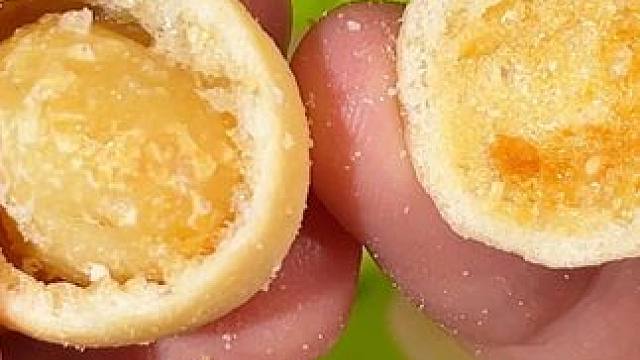 吃过一次就爱上的芥末夏威夷果，酥酥脆脆，辛辣清爽，好吃到停不下来#夏威夷果#零食推荐#年货