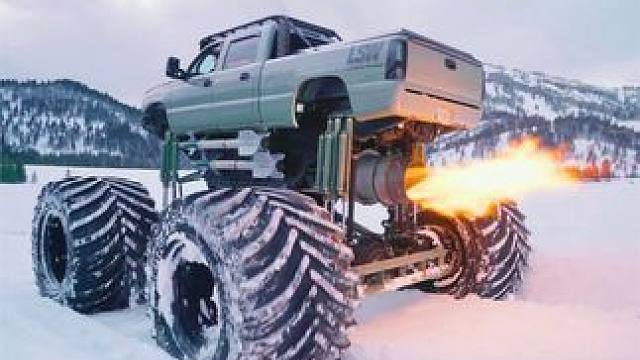 给大脚车安装飞机引擎会怎样？喷气式发动机的推力究竟有多强？ #航空发动机 #改装 #玩车 #大脚车 