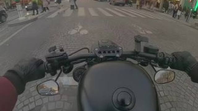 vh排气声太炸了，一进一出全小区都知道了 #复古机车 #哈雷883 #哈雷1200 #vh排气