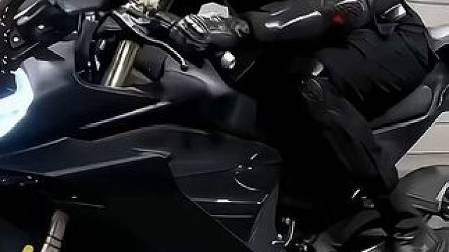 遇到人生的至暗时刻，要咬住牙熬过去，不要自怜 #450srs #机车 #黑武士