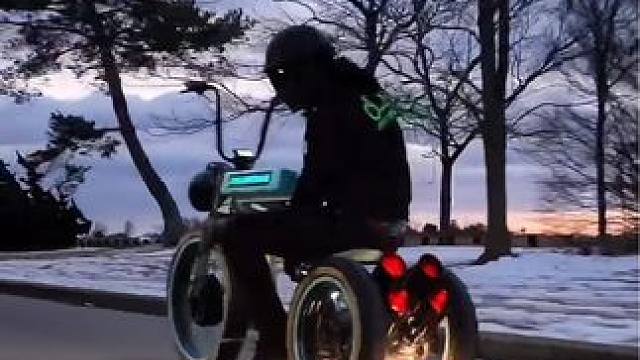 大男孩的玩具 #机车 #新能源摩托车 #男人的玩具