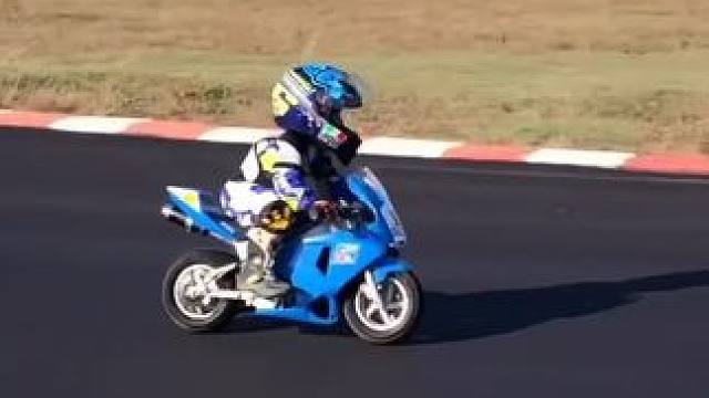 奶凶奶凶的 #机车 #儿童摩托车 #小朋友的快乐 #奶凶奶凶的