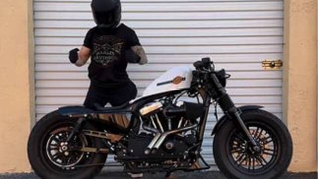 舍不得切车架啊，但是短尾真的好看 #复古机车 #哈雷x48 #哈雷1200 #哈雷883 #机车改装