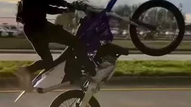 越野摩托滑胎车无论是山地还是公路可玩性比仿赛车型好玩多了#摩托车 #机车 #大神控车 #翘头 #滑胎