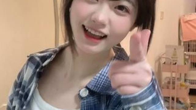 ₍^._.^₎⟆ . ₍ᐢ.ˬ.⑅ᐢ₎
#甜妹 #圆脸