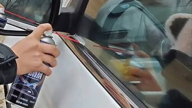#上热门 #爱车养护 车子开久了，车窗升降异响，座椅滑道、天窗轨道、电动后视镜、电动尾门、液压杆升降