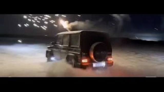 #奔驰大g #硬派越野 #车上放烟花 #视觉冲击 #漂移